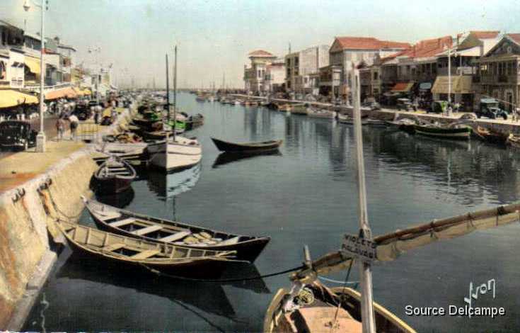 34 Palavas Les Flots Rives du Canal.jpg